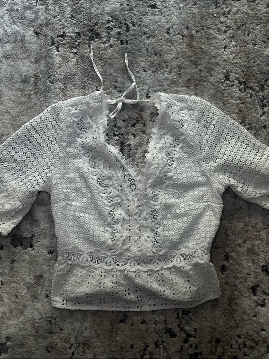 Abercrombie & Fitch Tops - Abercrombie & Fitch White Eyelet Lace Peplum V-Neck Top